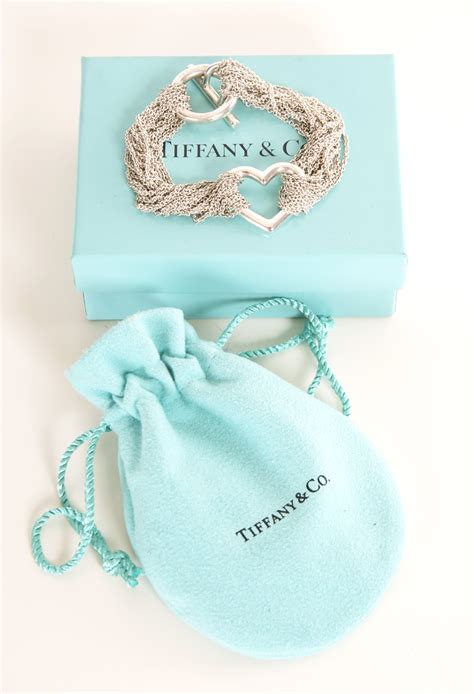 did louis vuitton buy tiffany and co